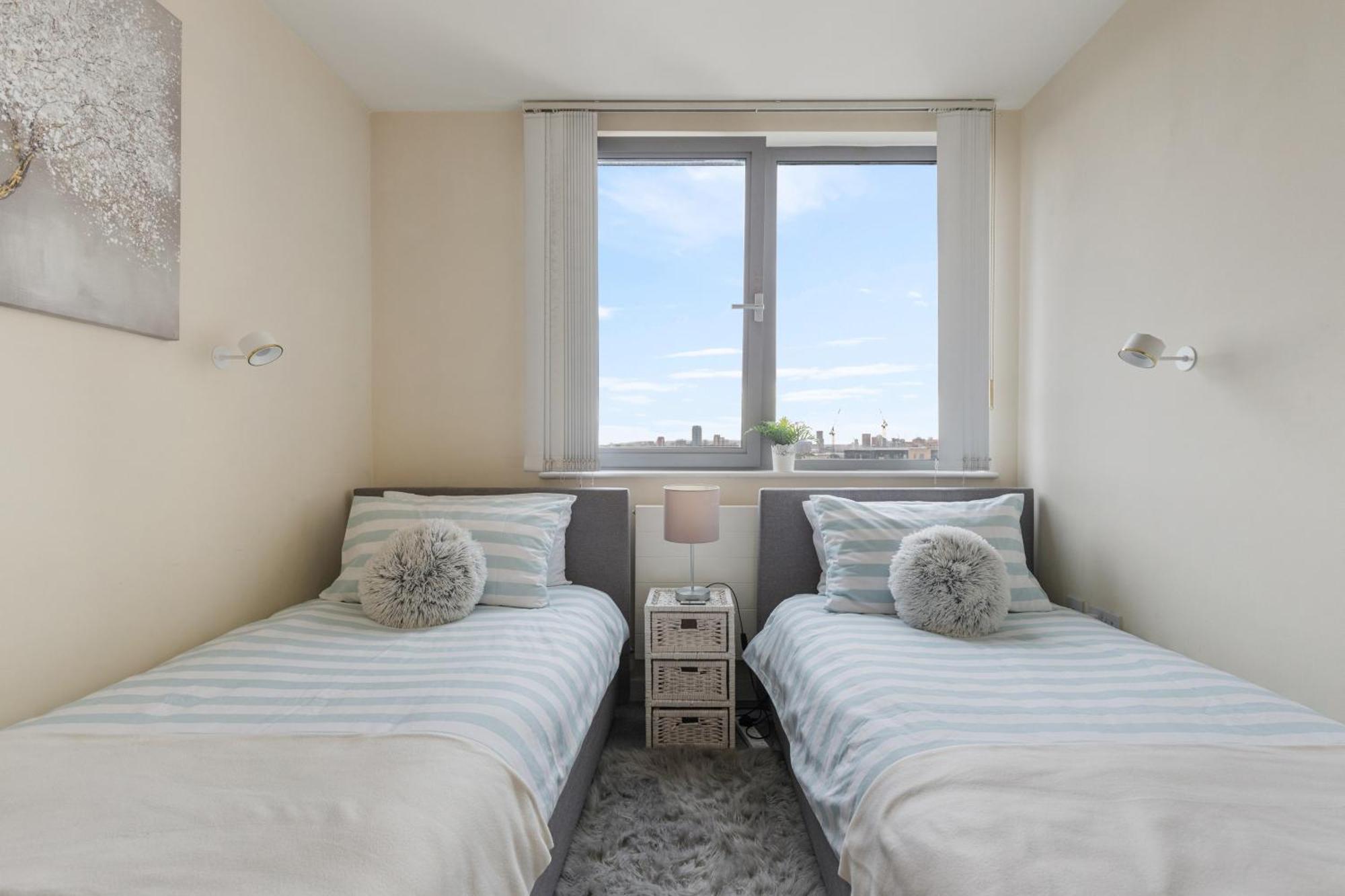 Stratford Skyview Apartment London Ngoại thất bức ảnh